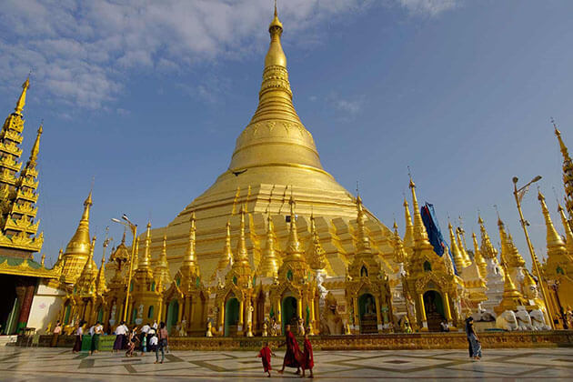 shwedagon pagoda - best attraction for river cruise burma