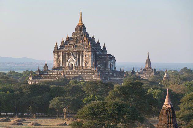 the majestic That Byin Nyu temple